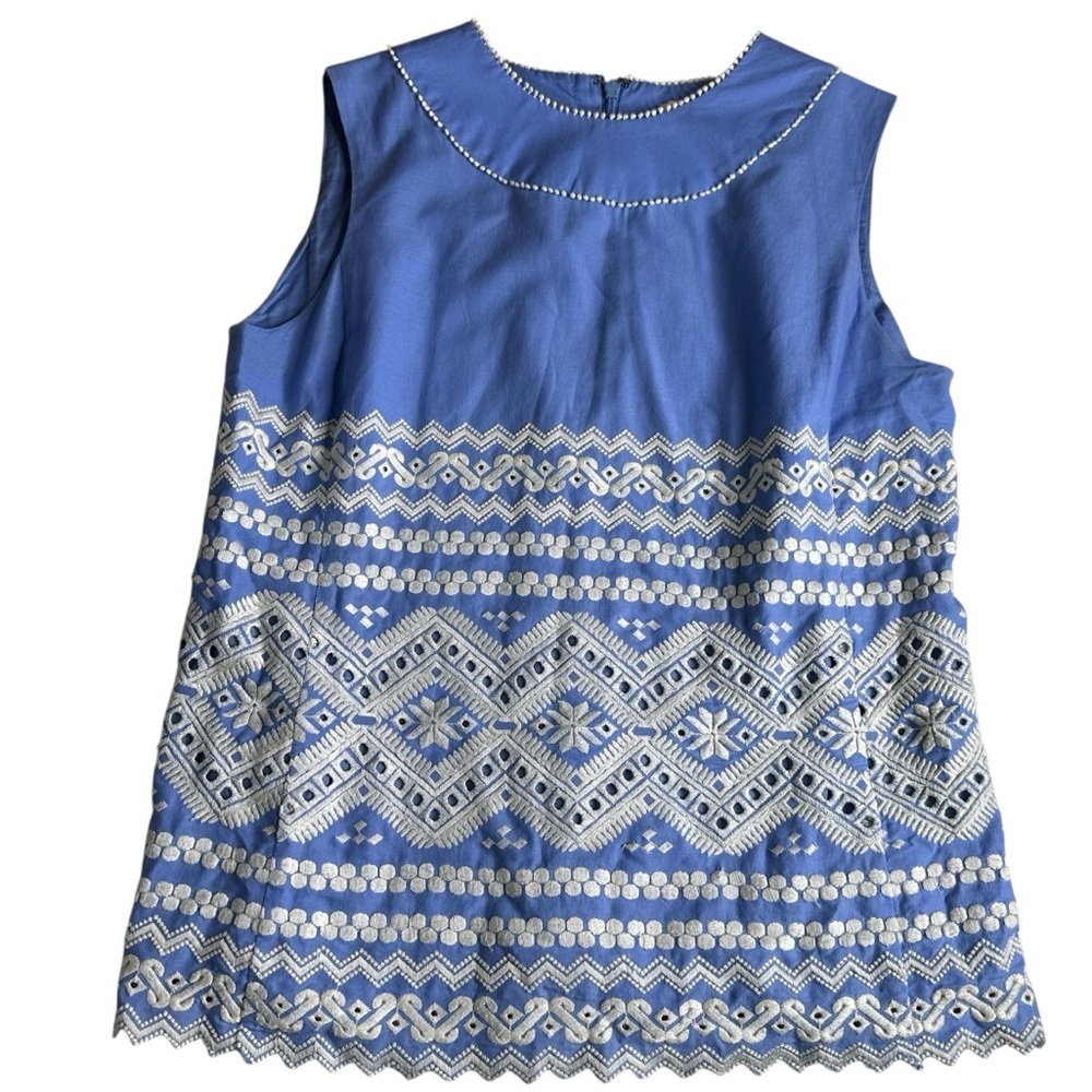 Tory Burch Women’s Blue White Embroidered
Sleeveless Blouse. Size 2